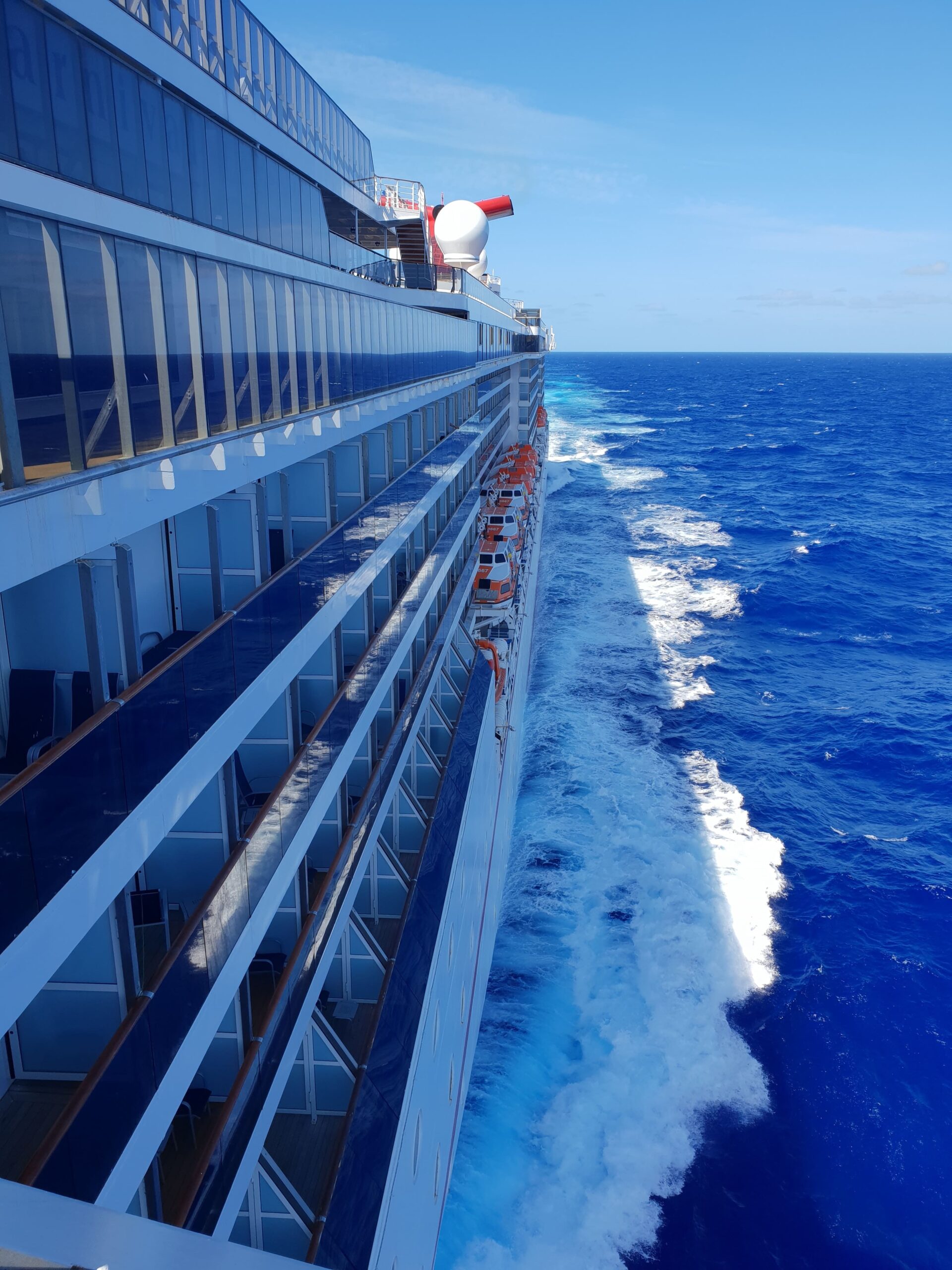 cruise-on-the-ocean